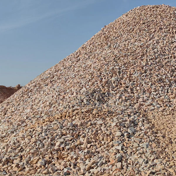 Manufacturer of Crushed Silica Gravel Size Customized